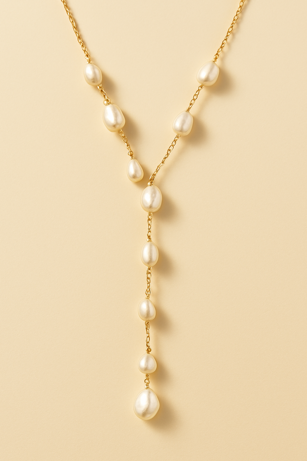 Pearl Glow Necklace - studio