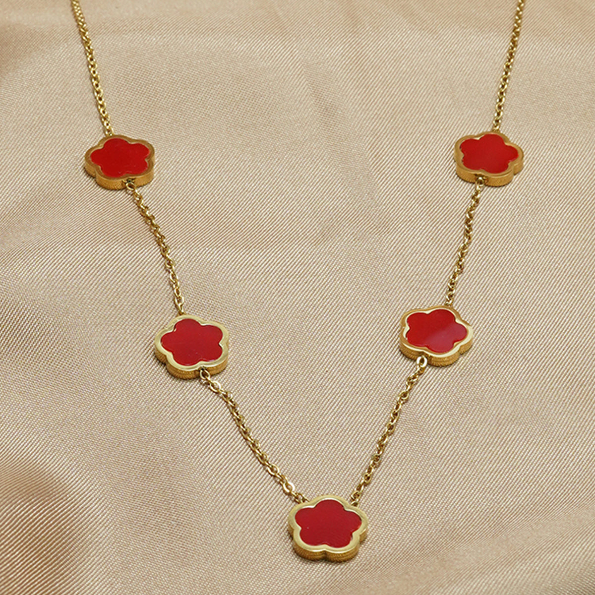18K Gold Plated Five Leaf Clover Necklace – Elegant Hypoallergenic Jewelry