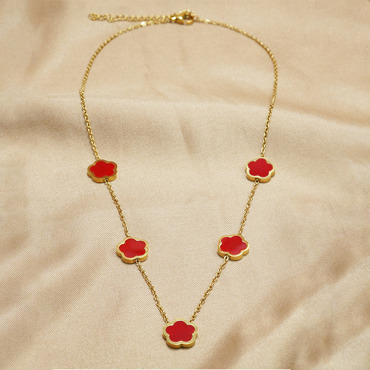 18K Gold Plated Five Leaf Clover Necklace – Elegant Hypoallergenic Jewelry